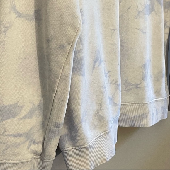 Smiley x H&M Light Blue Tie-Dye Sweatshirt with Smiley Faces – Size Large GUC - Picture 9 of 16